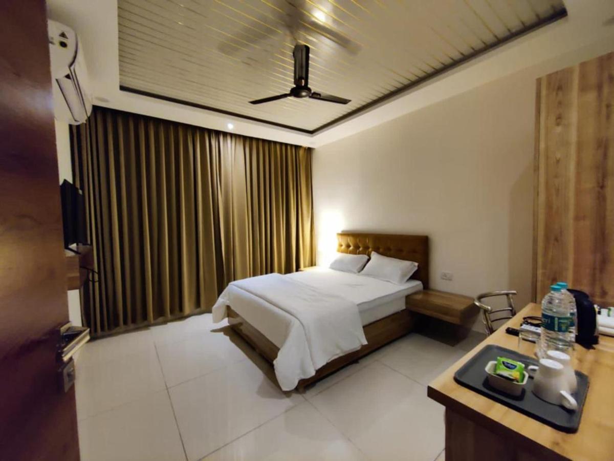 Hotel Hibiscus Tree- Bachupally Hyderabad Eksteriør bilde