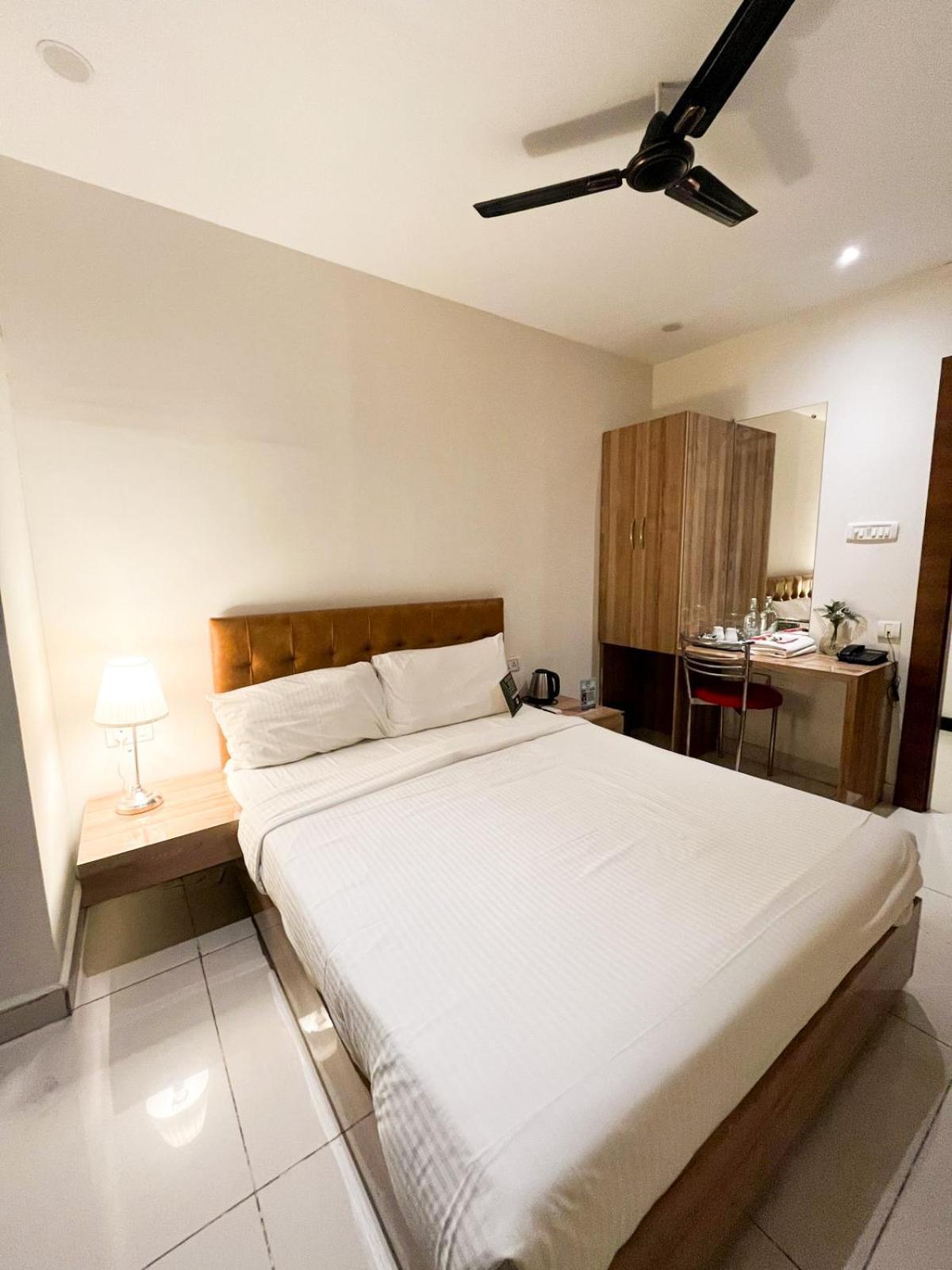 Hotel Hibiscus Tree- Bachupally Hyderabad Eksteriør bilde