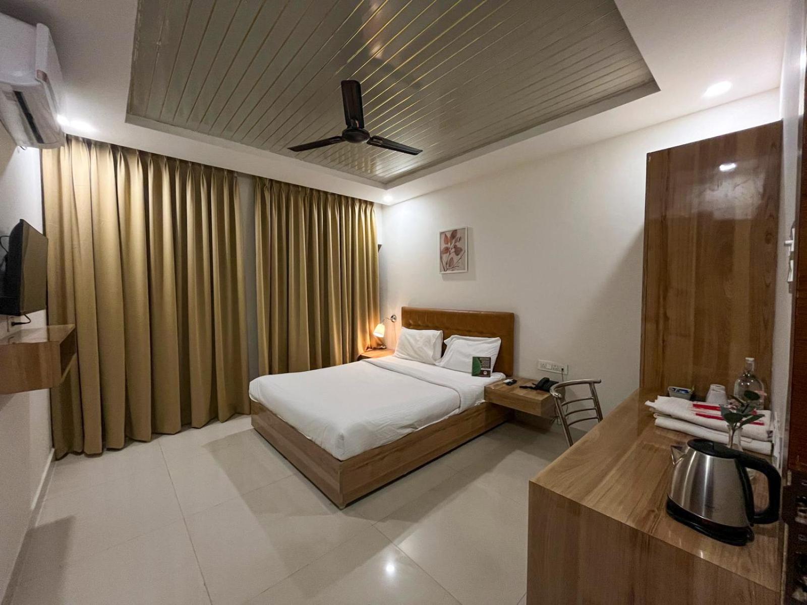 Hotel Hibiscus Tree- Bachupally Hyderabad Eksteriør bilde