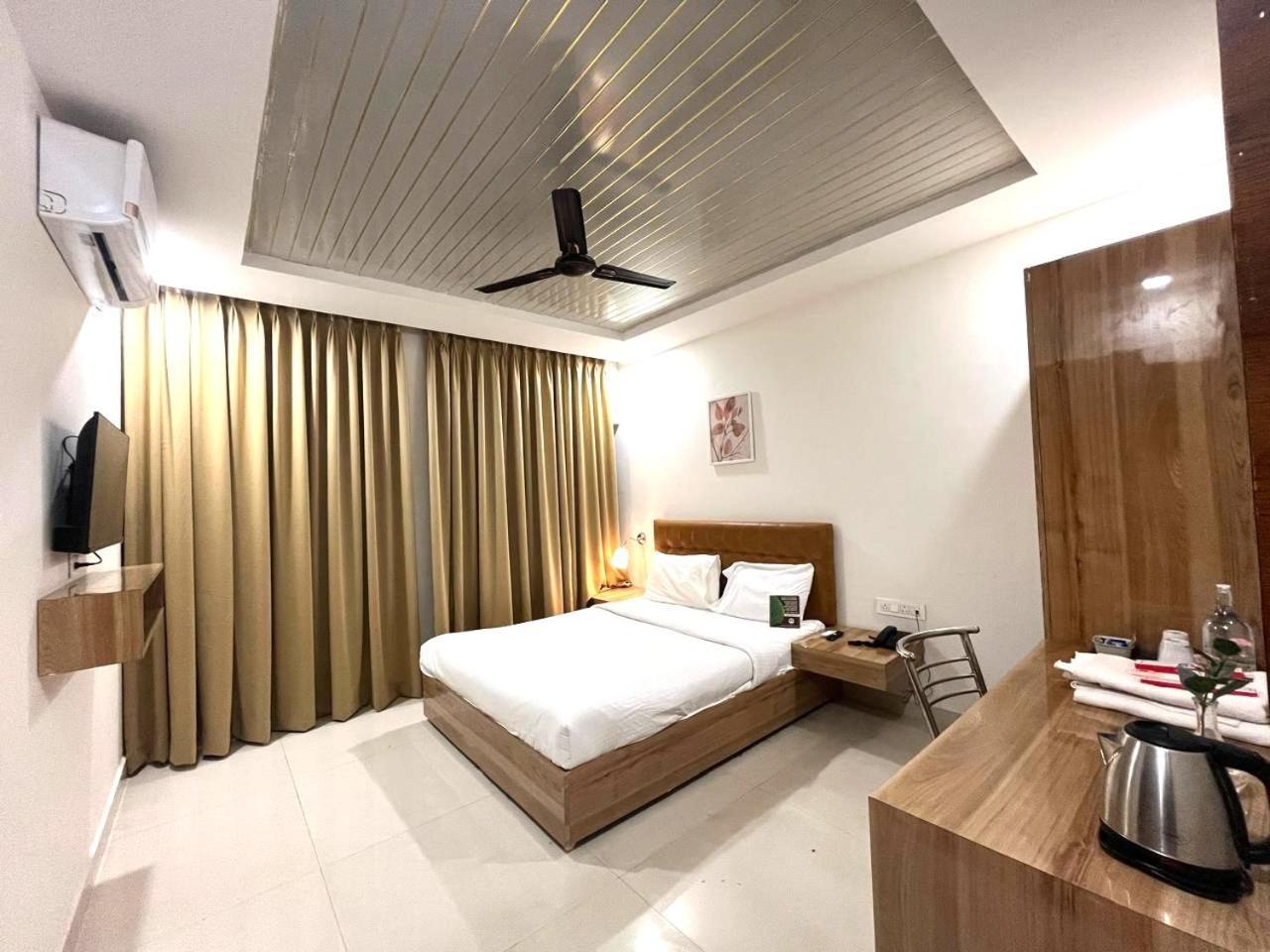 Hotel Hibiscus Tree- Bachupally Hyderabad Eksteriør bilde