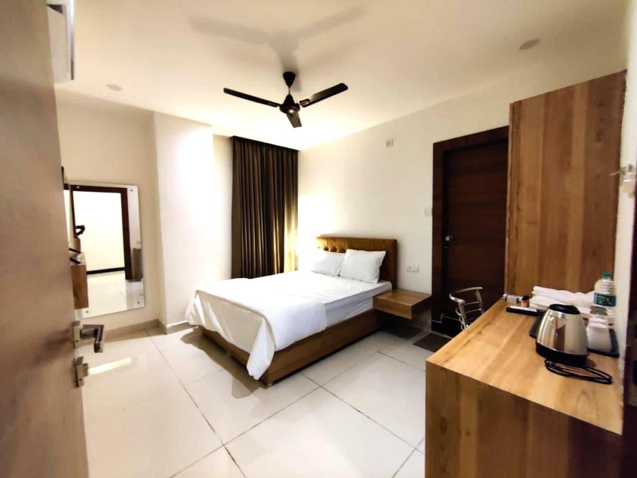 Hotel Hibiscus Tree- Bachupally Hyderabad Eksteriør bilde